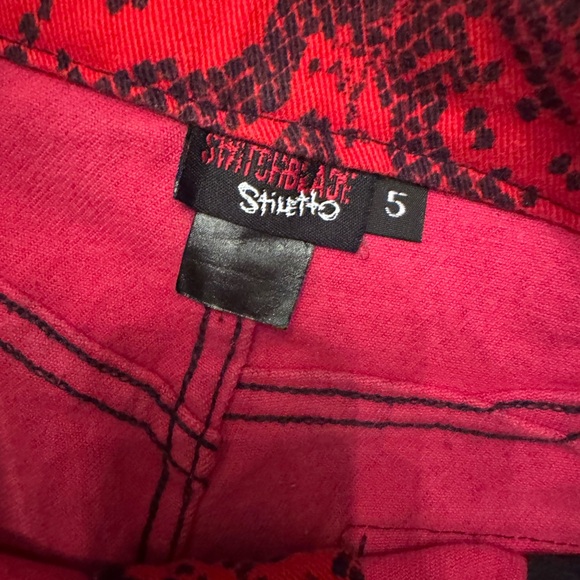 ⚡️⚡️Red and Black Snake Print Pants⚡️⚡️ - Picture 6 of 9